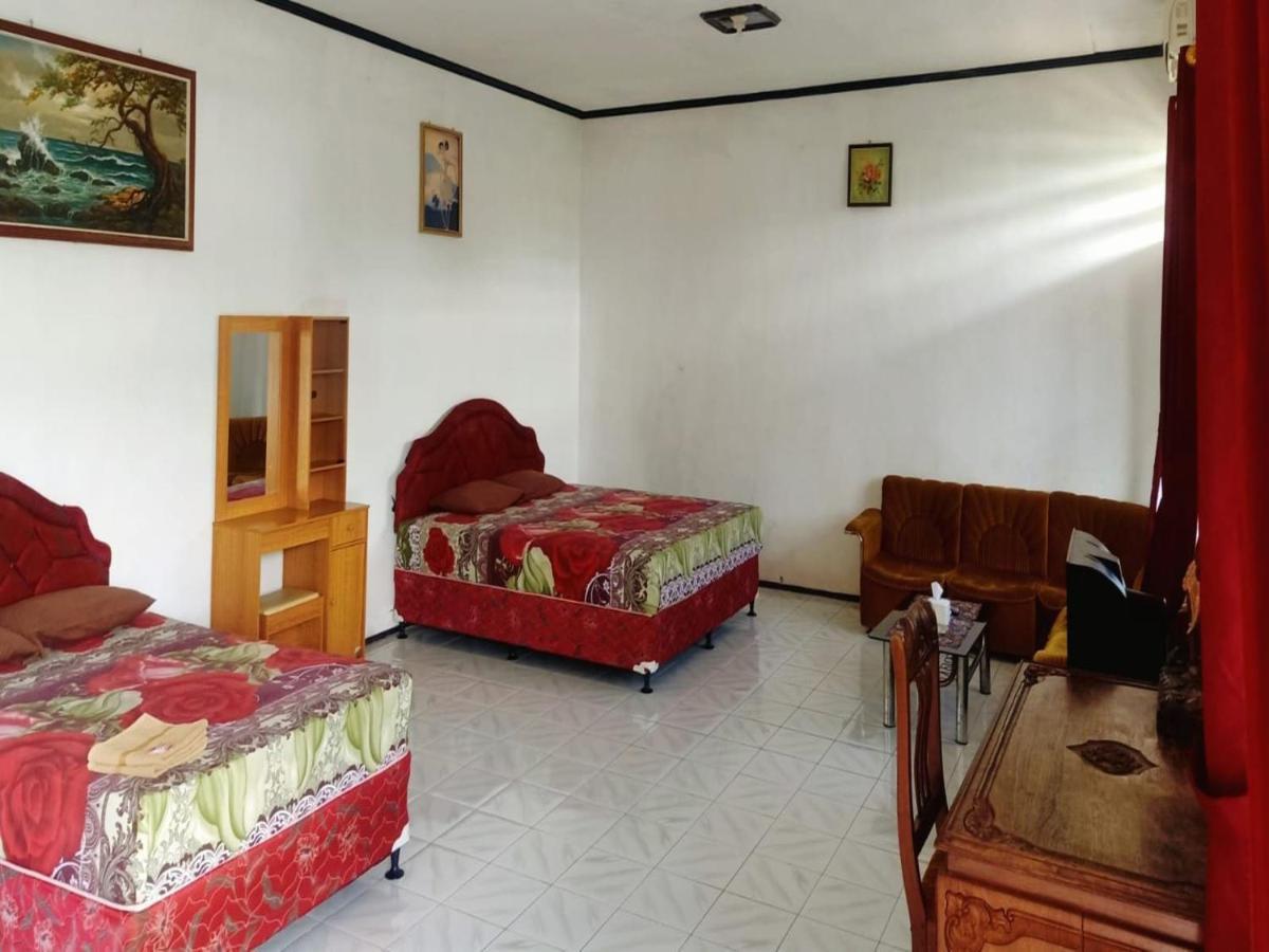 Bali Asri Pacitan Exterior photo