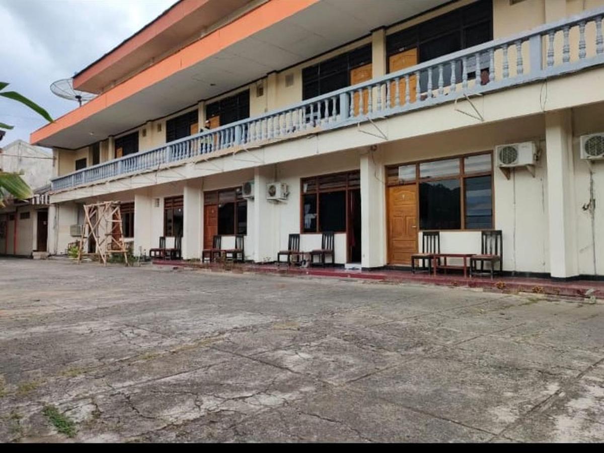 Bali Asri Pacitan Exterior photo